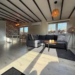 Nieuw Luxe In Bos Met Veel Privacy & Rust! *