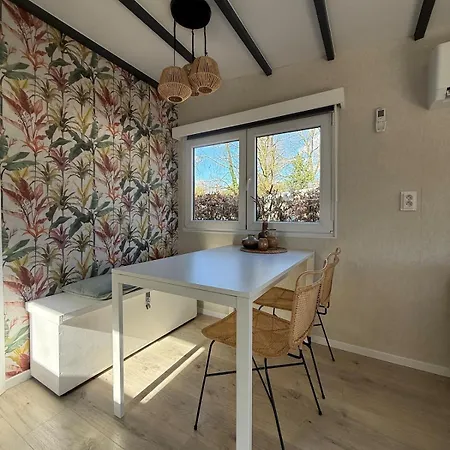 Nieuw Luxe In Bos Met Veel Privacy & Rust! شاليه