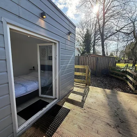 Nieuw Luxe In Bos Met Veel Privacy & Rust! بارلي ناسو