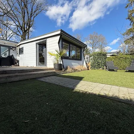 Nieuw Luxe In Bos Met Veel Privacy & Rust! شاليه